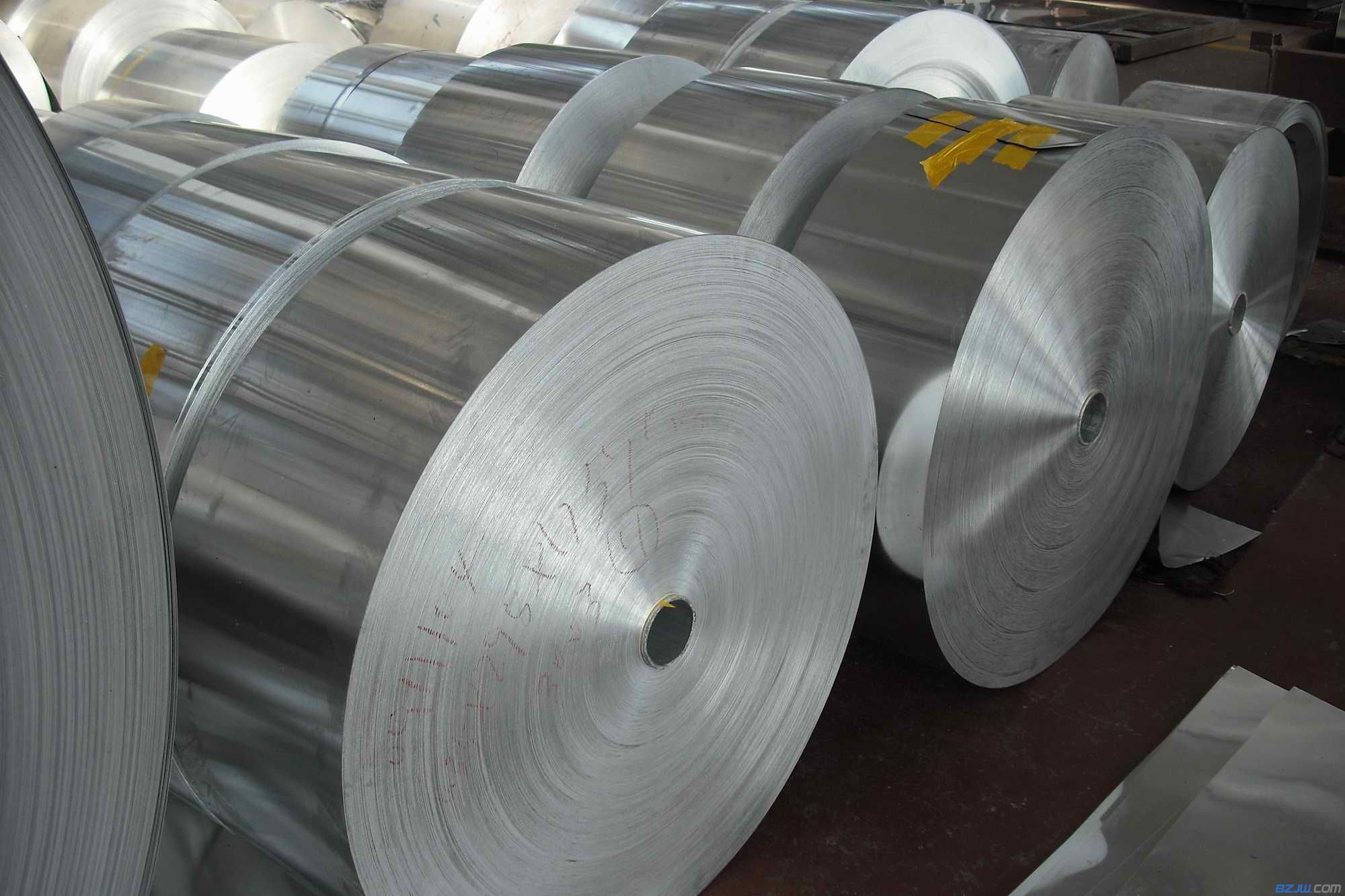 0.5mm<a href='http://www.sfjmgg.com/' target='_blank' style='color:#0000FF; text-decoration:underline;'>保温铝卷</a>现货价格 0.5mm保温铝卷现货价格